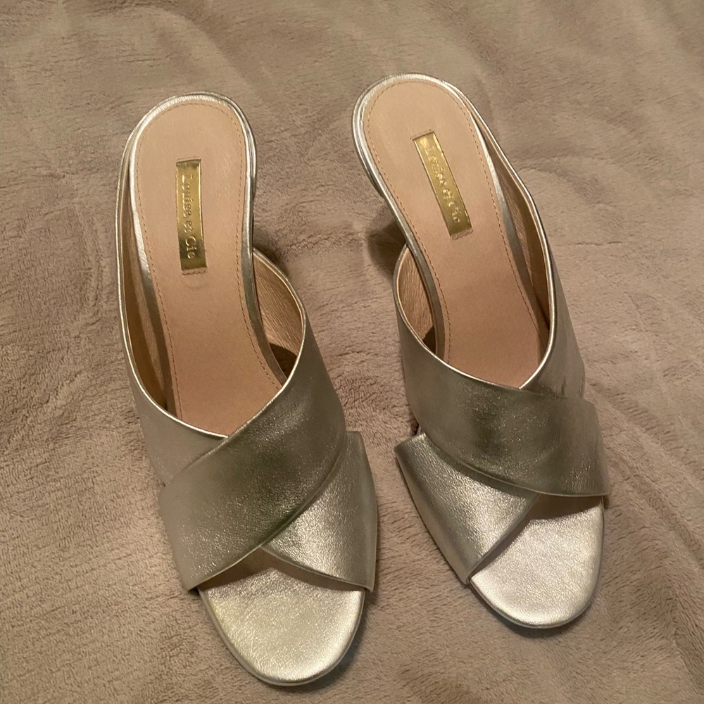 Louise et Cie pumps. Run small. Worn once.